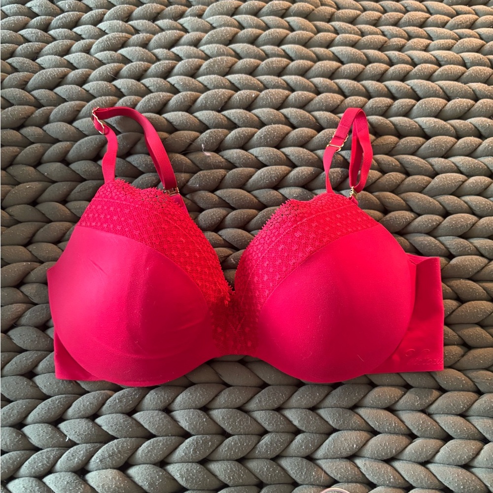 Victoria’s Secret 34DD BRA
